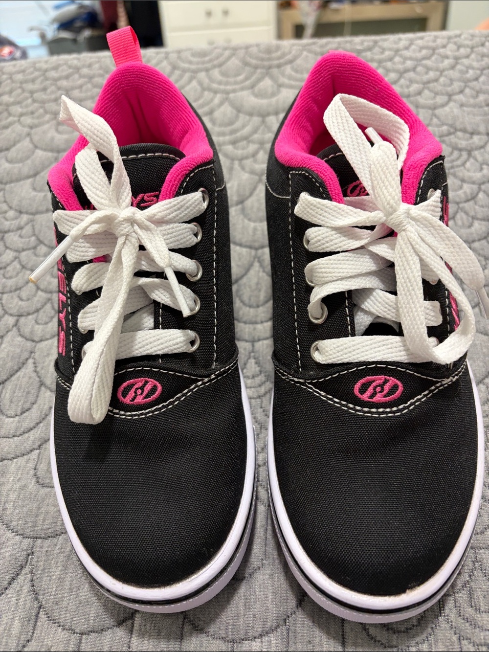 Heelys Black & Hot Pink Low-Top Skate Sneakers